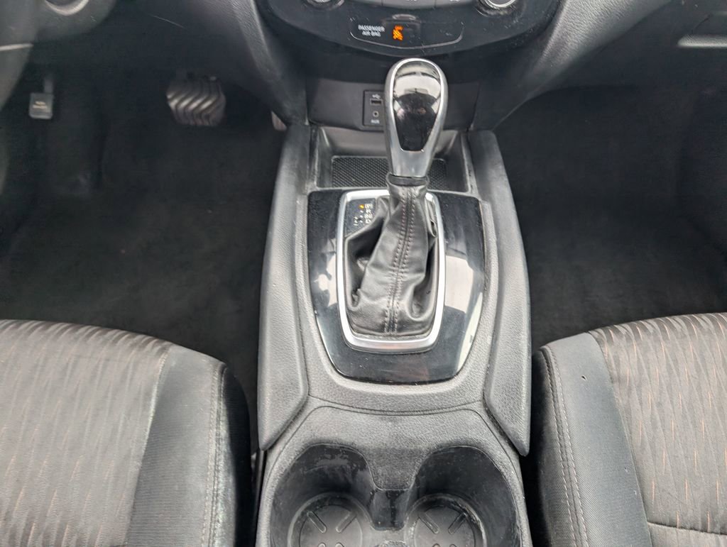 Used 2017 Nissan Rogue SV w/ Midnight Edition image 23