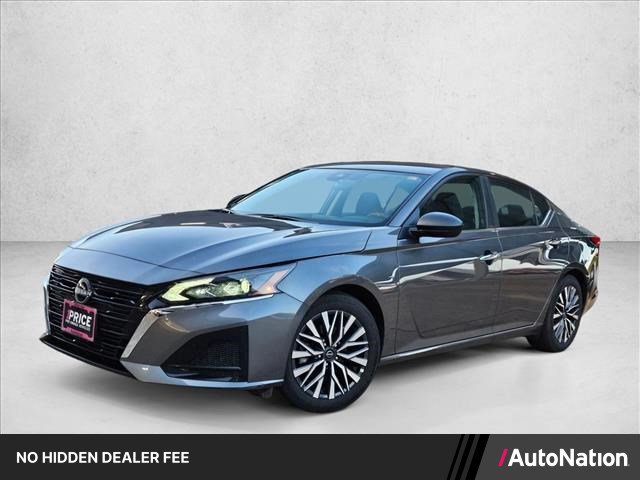 Used 2025 Nissan Altima 2.5 SV FWD image 1