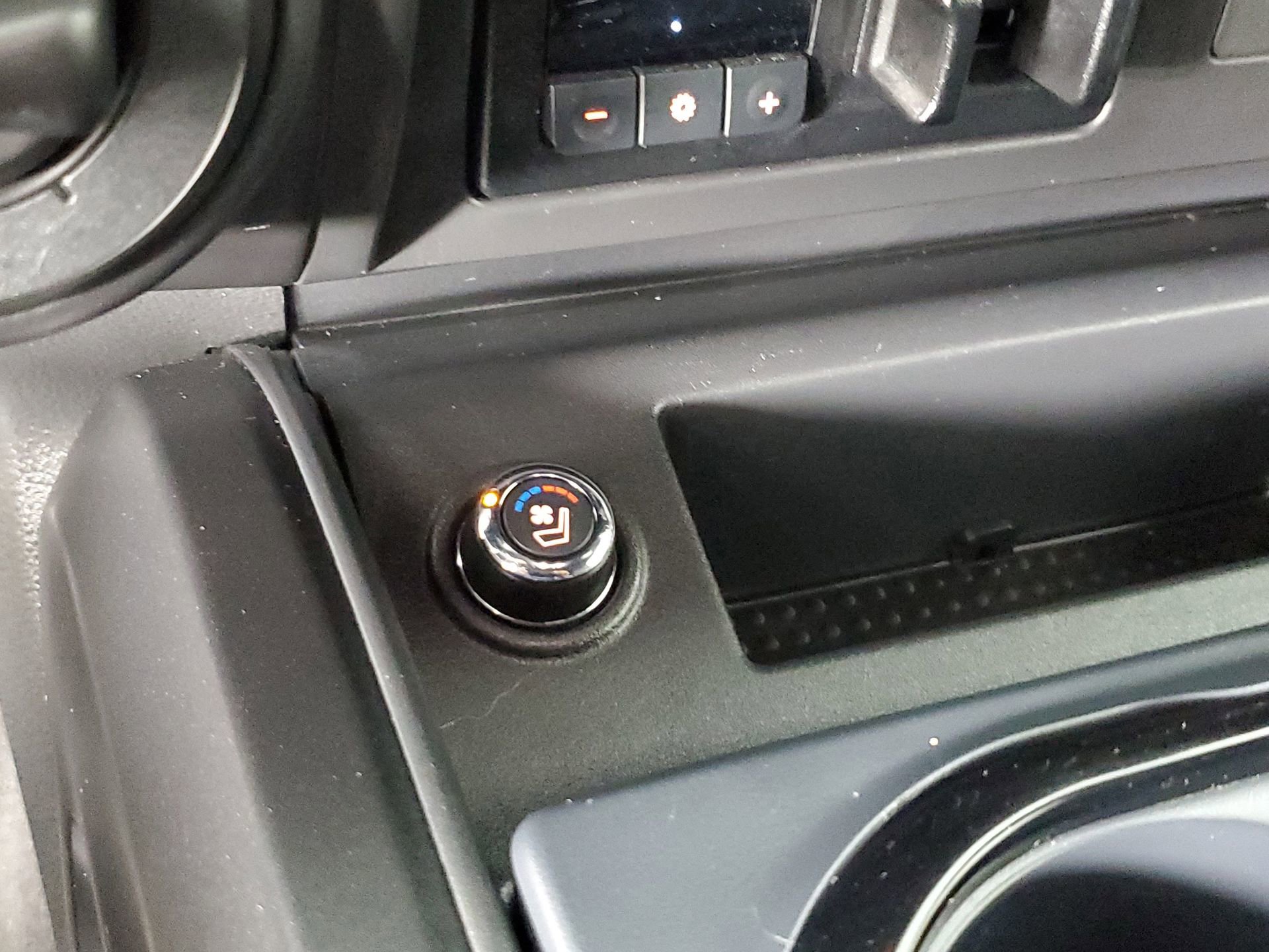 Used 2024 Nissan Titan PRO-4X w/ Pro-4x Convenience Package image 43