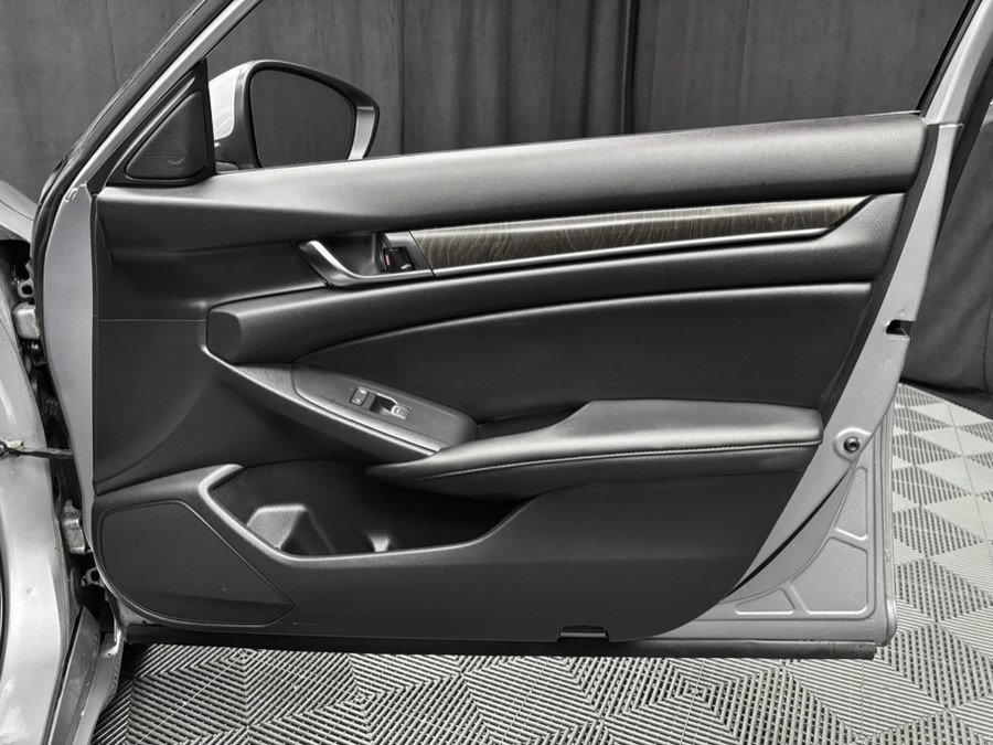 Used 2020 Honda Accord Sport image 25