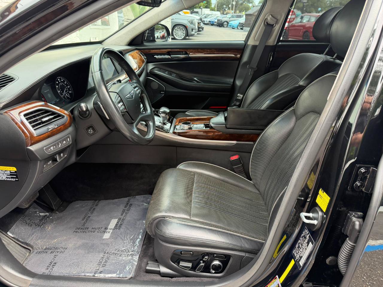 Used 2017 Genesis G90 3.3T Premium RWD image 21
