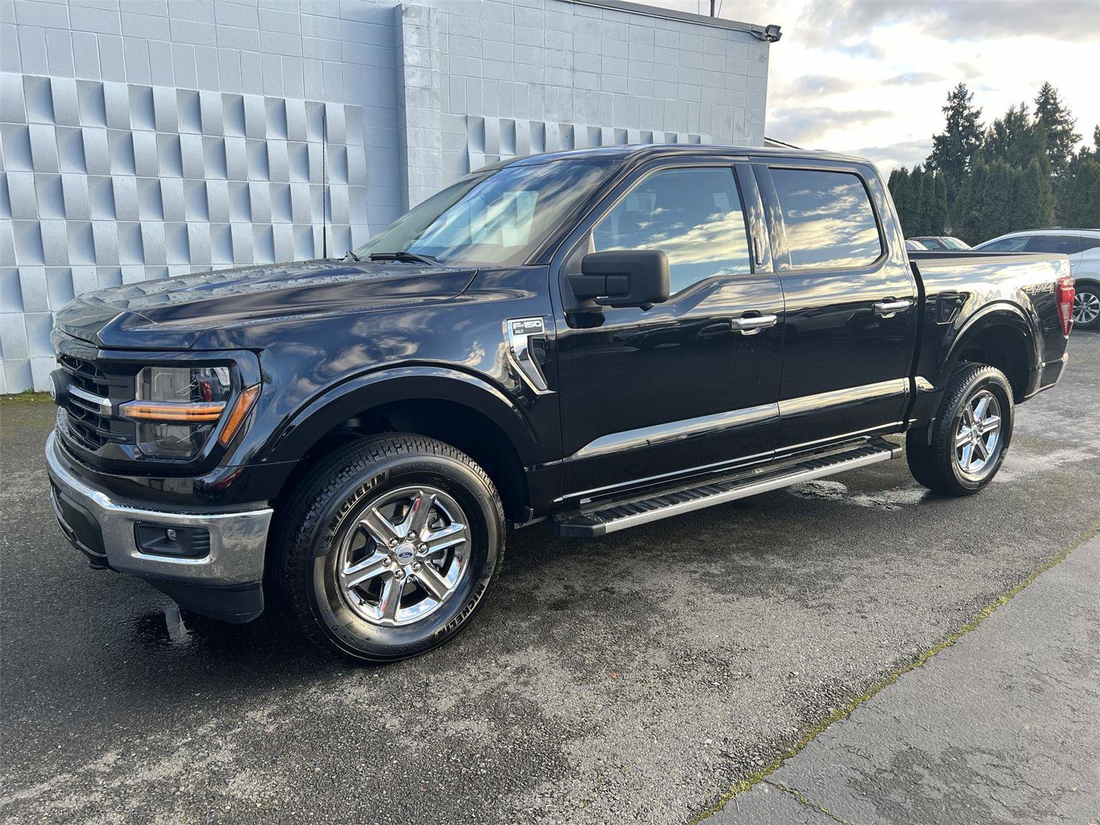 Used 2024 Ford F150 XLT image 1