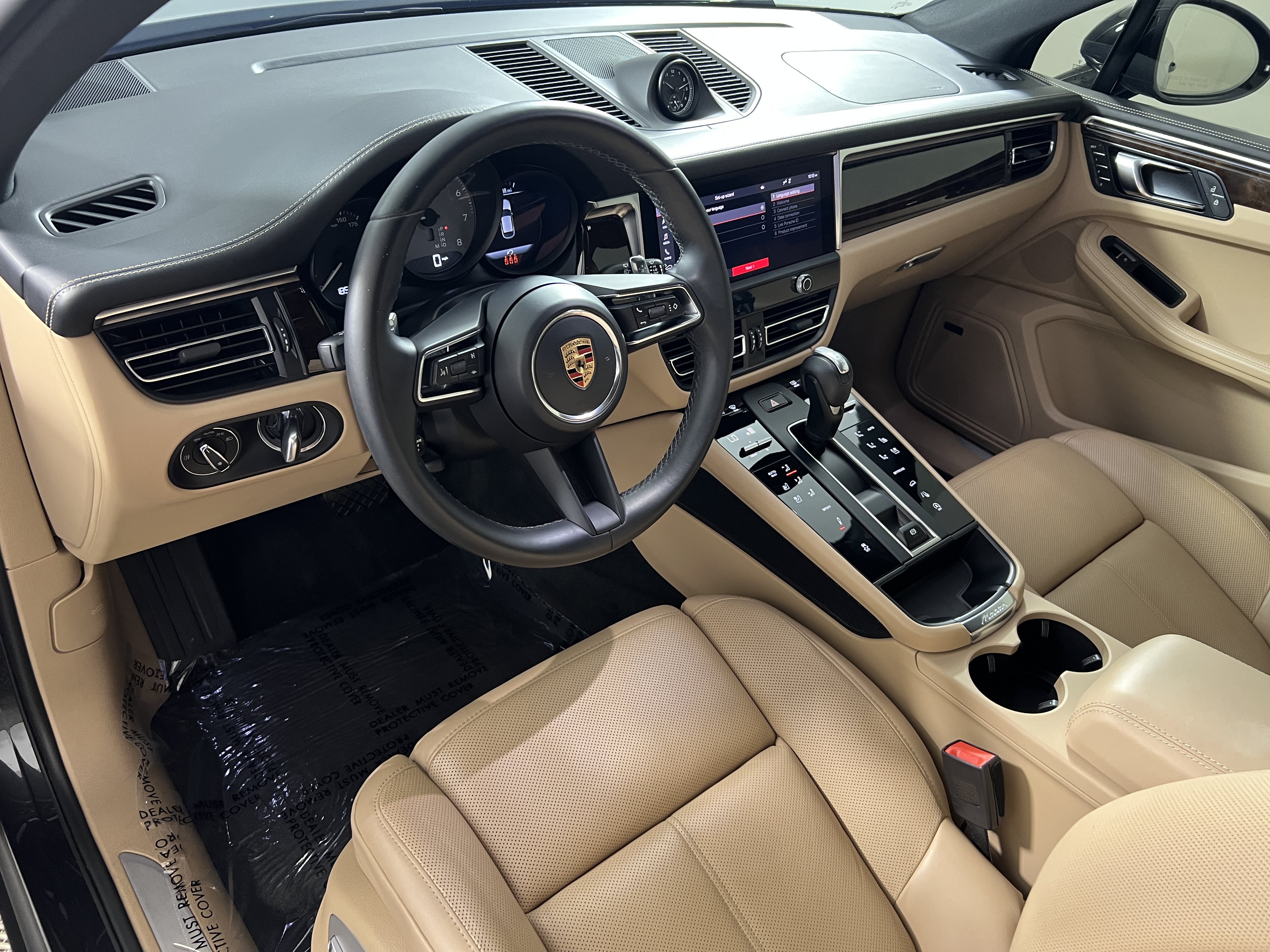 Certified 2024 Porsche Macan S AWD/4WD image 4