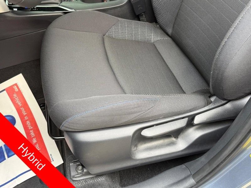 Used 2024 Toyota Corolla Cross AWD Hybrid image 24