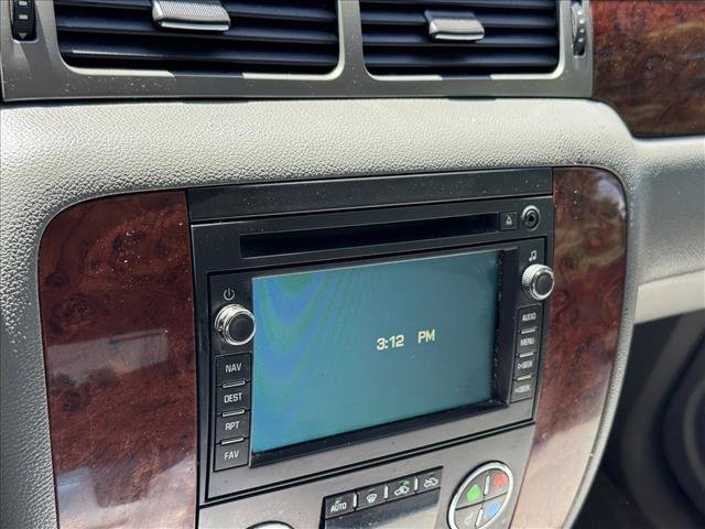Used 2011 Chevrolet Avalanche LTZ AWD/4WD image 13