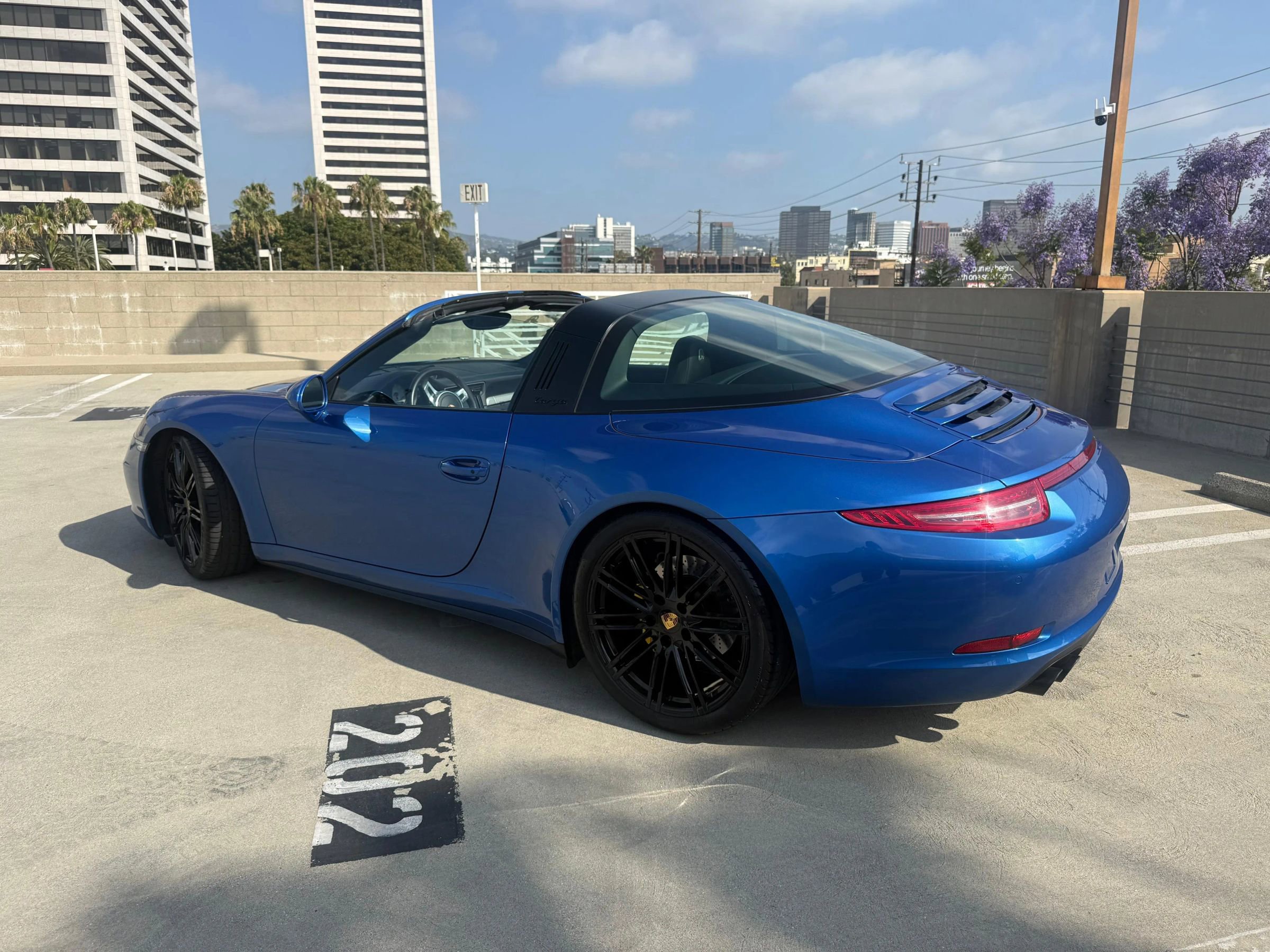 Used 2015 Porsche 911 Targa 4S w/ Sport Chrono Package AWD/4WD image 21