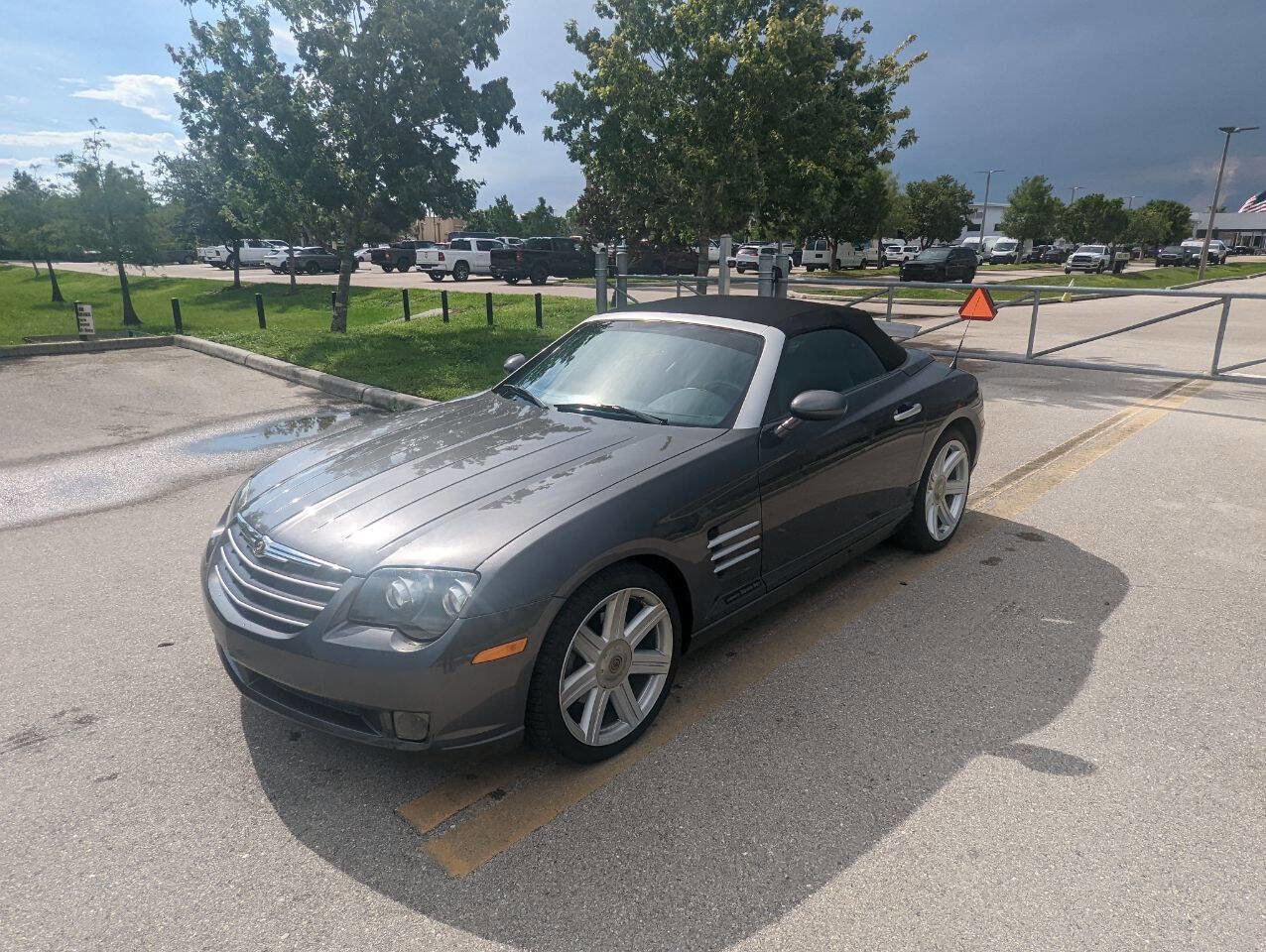 Used 2005 Chrysler Crossfire Limited image 2
