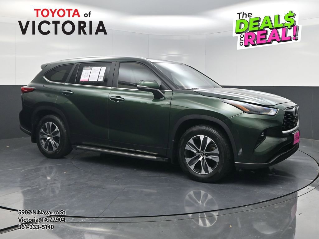 Used 2023 Toyota Highlander XLE image 1
