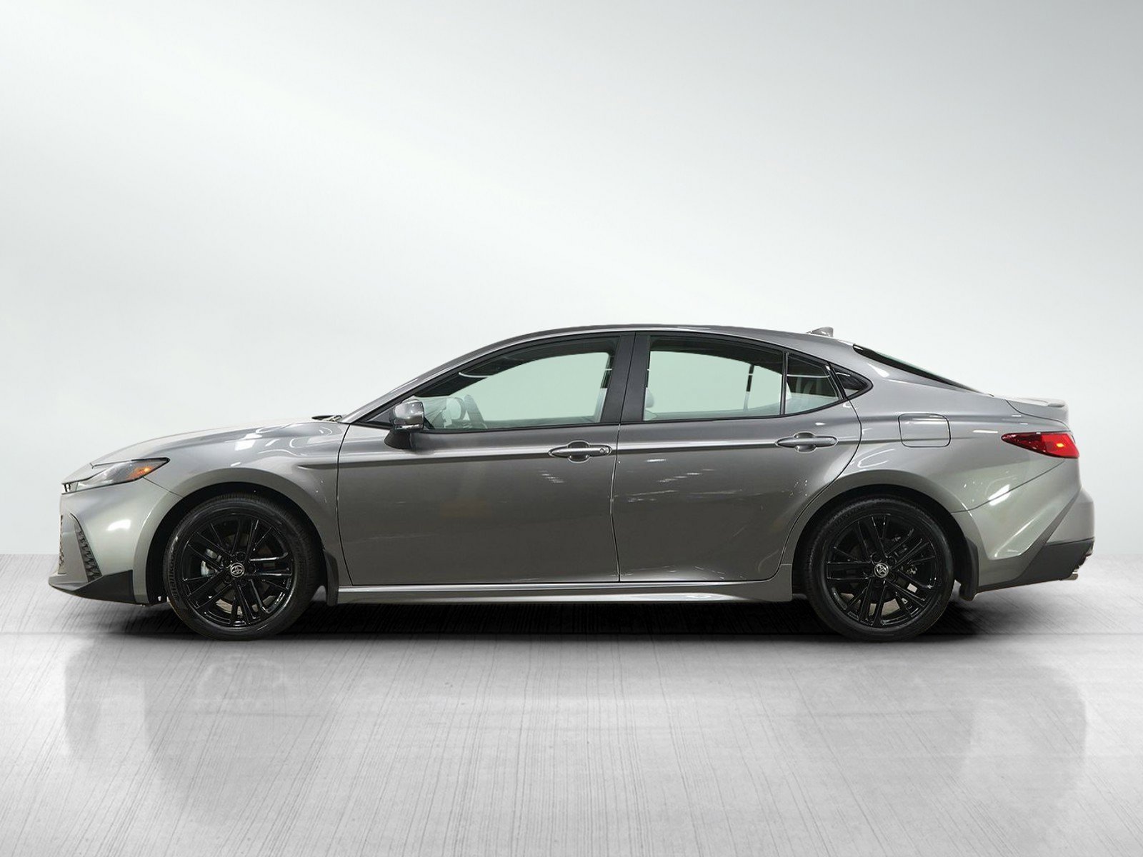Used 2025 Toyota Camry SE w/ Multimedia Upgrade Package FWD image 2