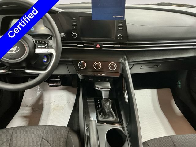 Certified 2024 Hyundai Elantra SE FWD image 11