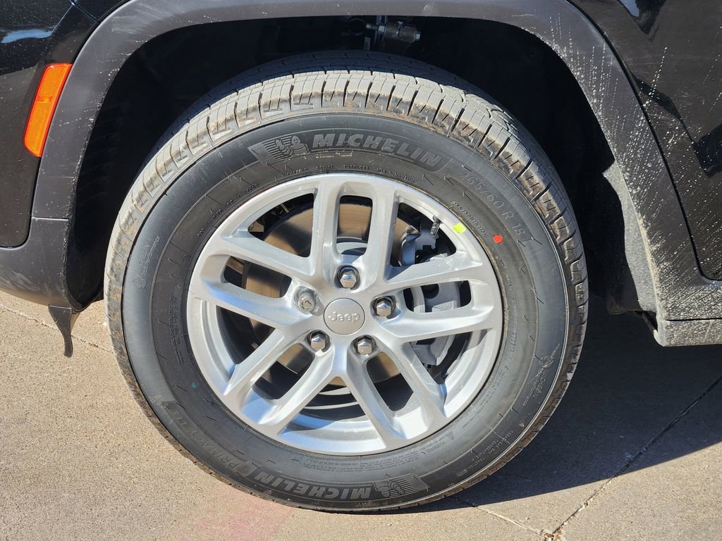 New 2026 Jeep Grand Cherokee Laredo RWD image 7