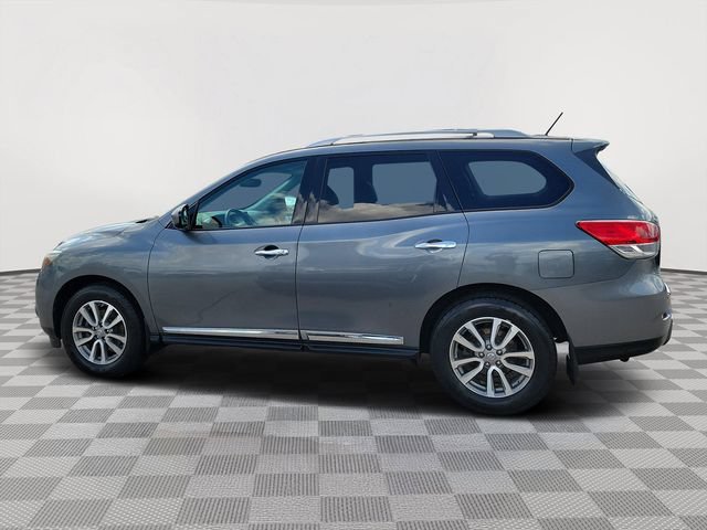 Used 2016 Nissan Pathfinder SL FWD image 2