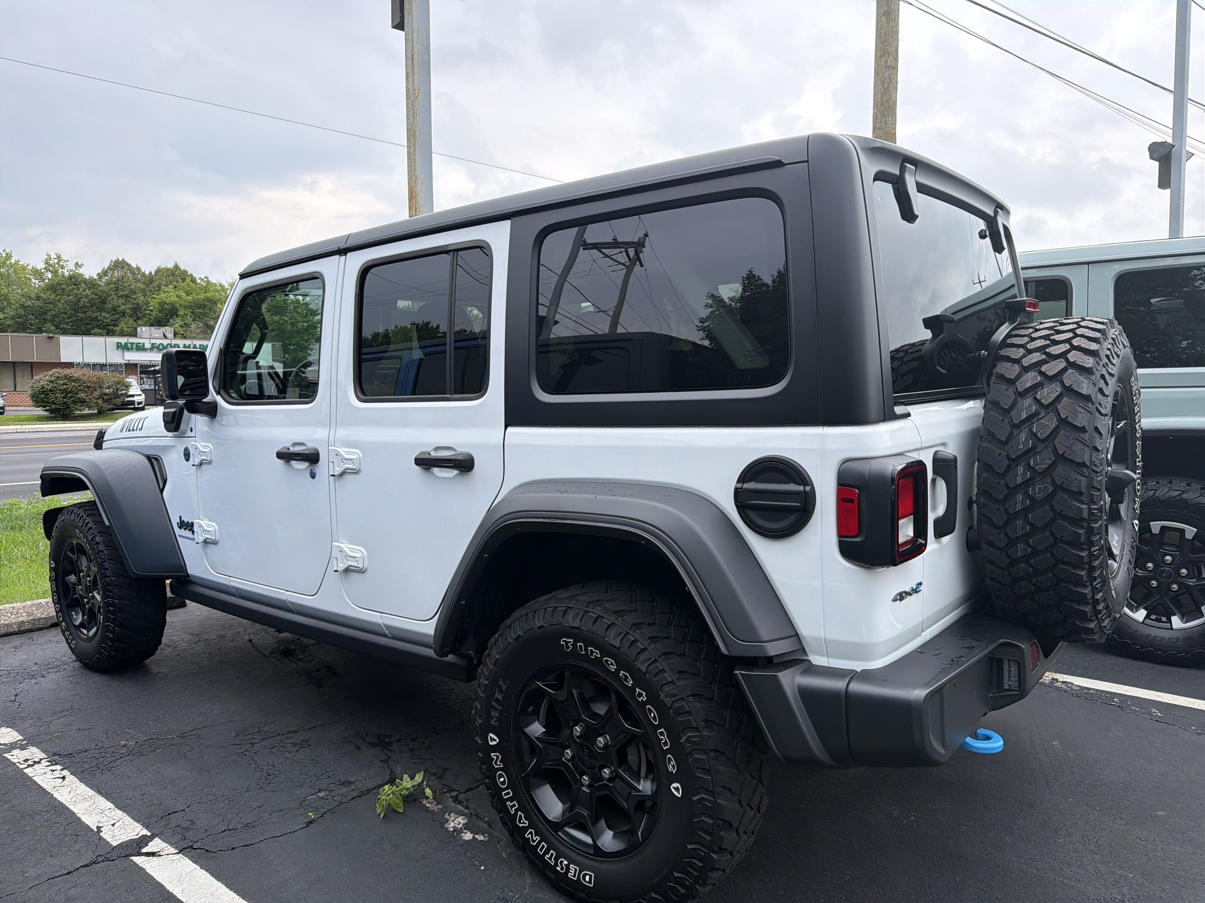 Certified 2023 Jeep Wrangler Unlimited w/ Cold Weather Group AWD/4WD image 6