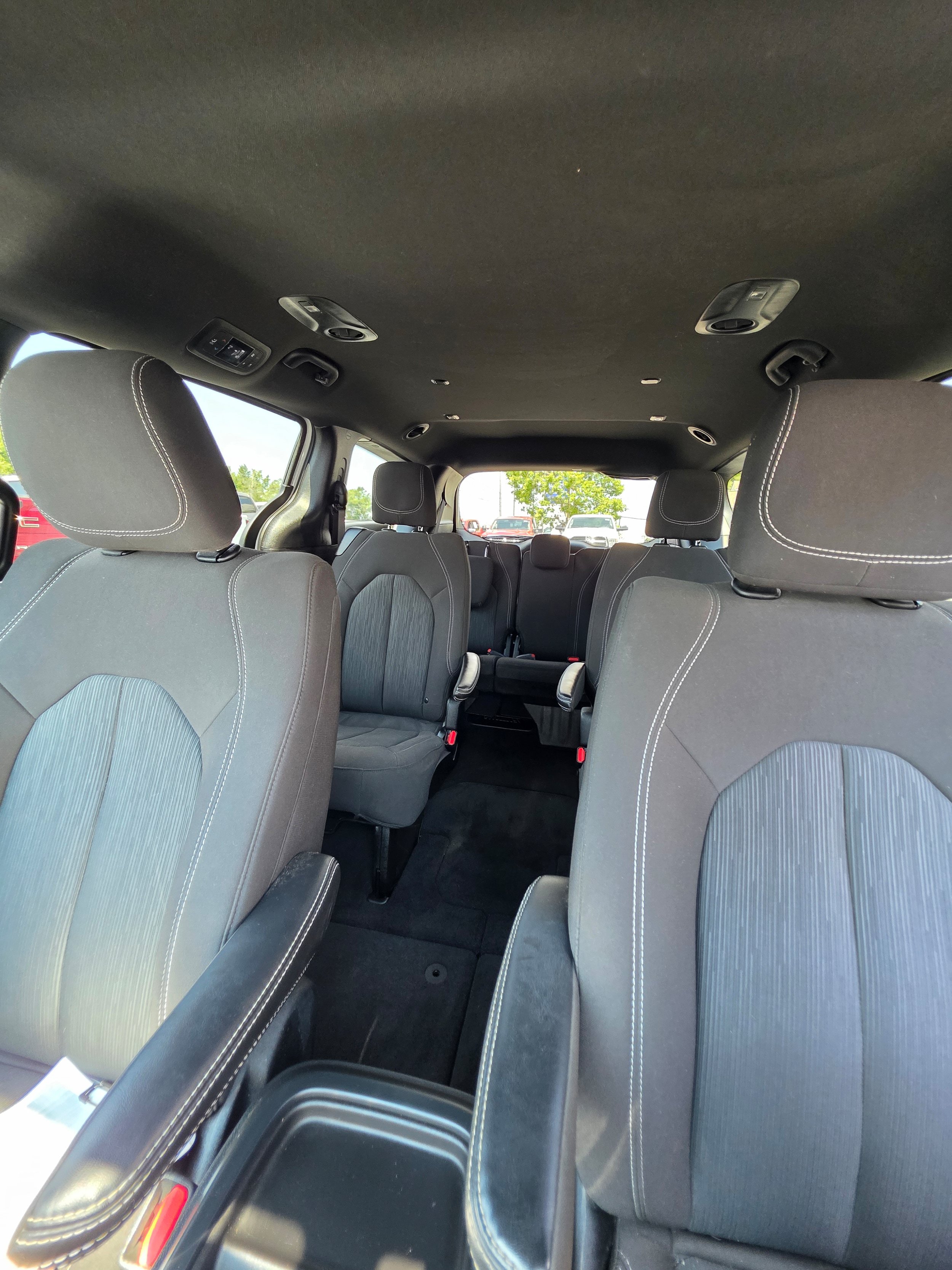 Used 2024 Chrysler Pacifica Touring FWD image 20