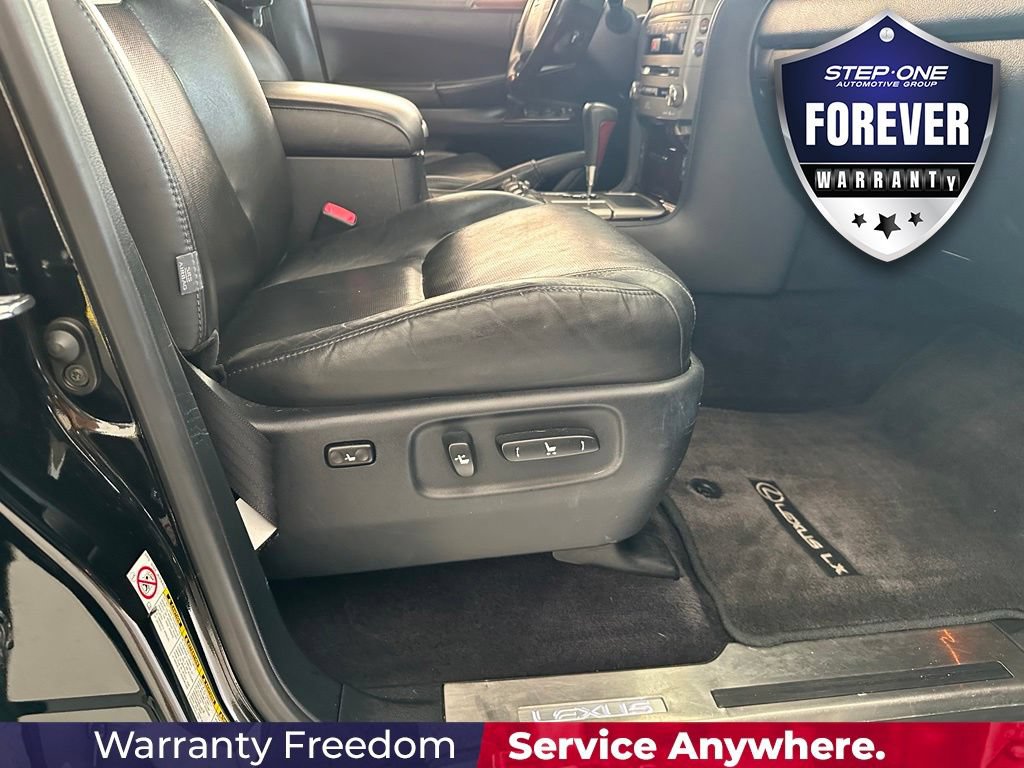 Used 2013 Lexus LX 570 4WD w/ Luxury Pkg w/Pre-crash image 42