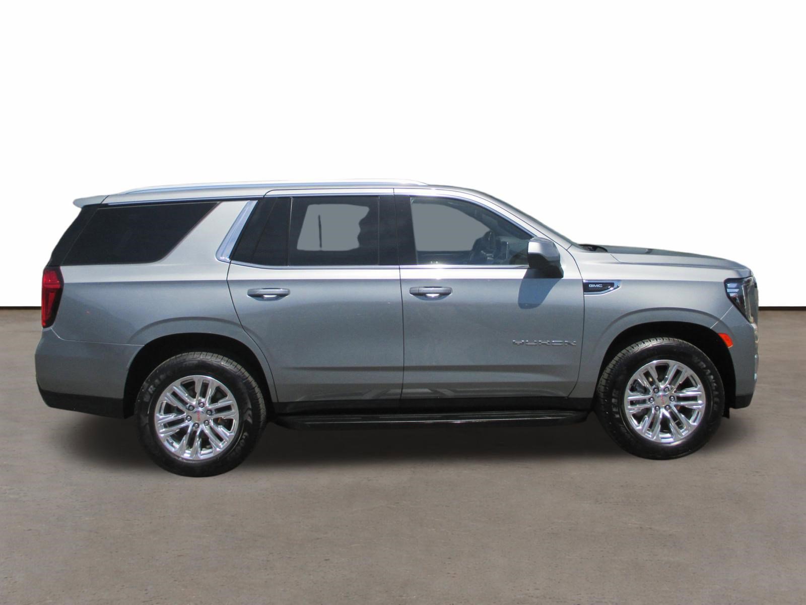 Used 2023 GMC Yukon SLE w/ Gmc Pro Safety Plus Package AWD/4WD image 2