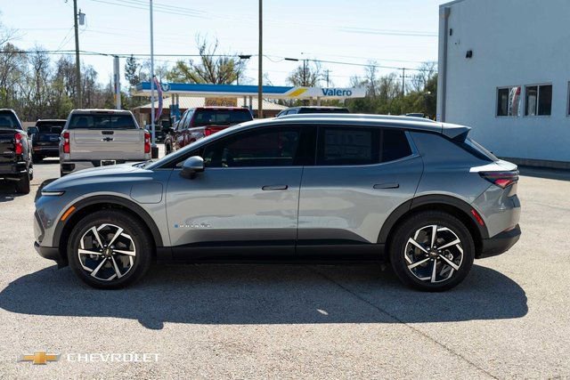 New 2026 Chevrolet Equinox EV LT FWD image 10