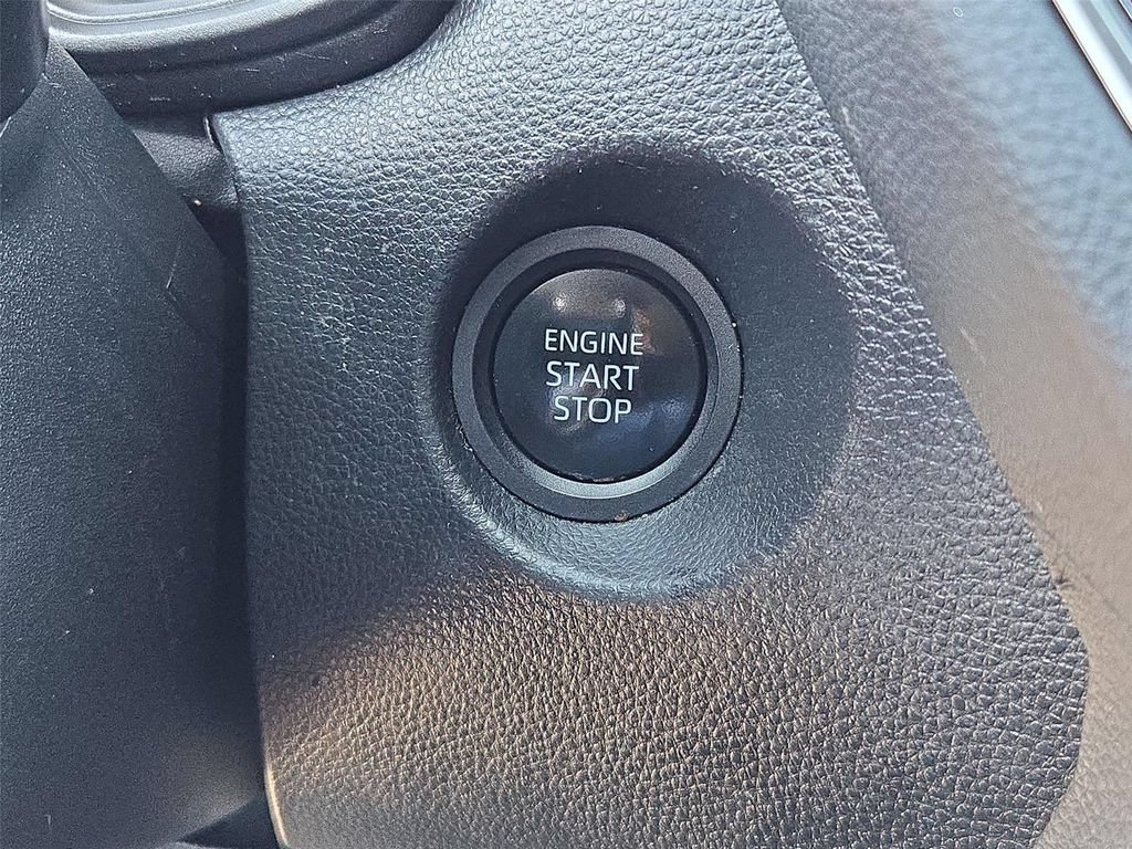 Used 2026 Toyota Corolla Cross LE FWD image 9