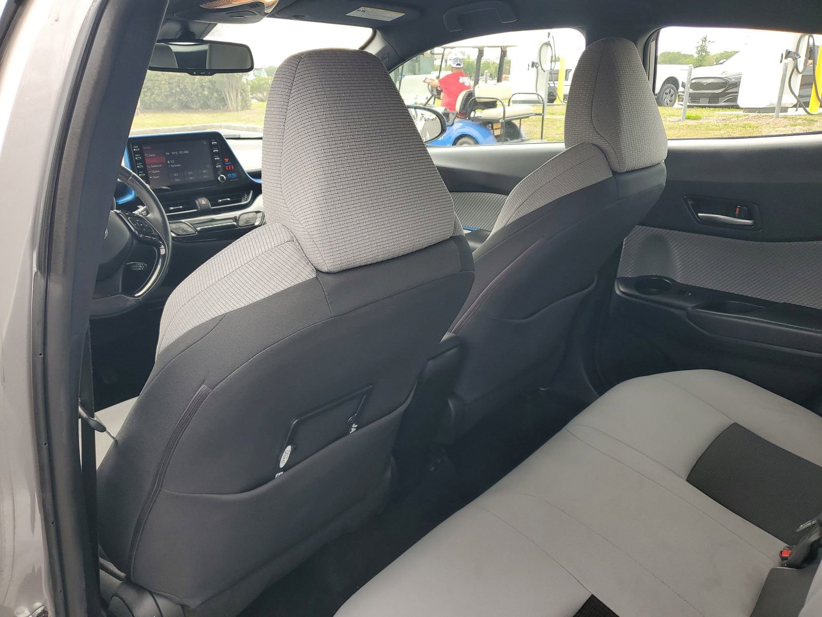 Used 2019 Toyota C-HR XLE FWD image 9