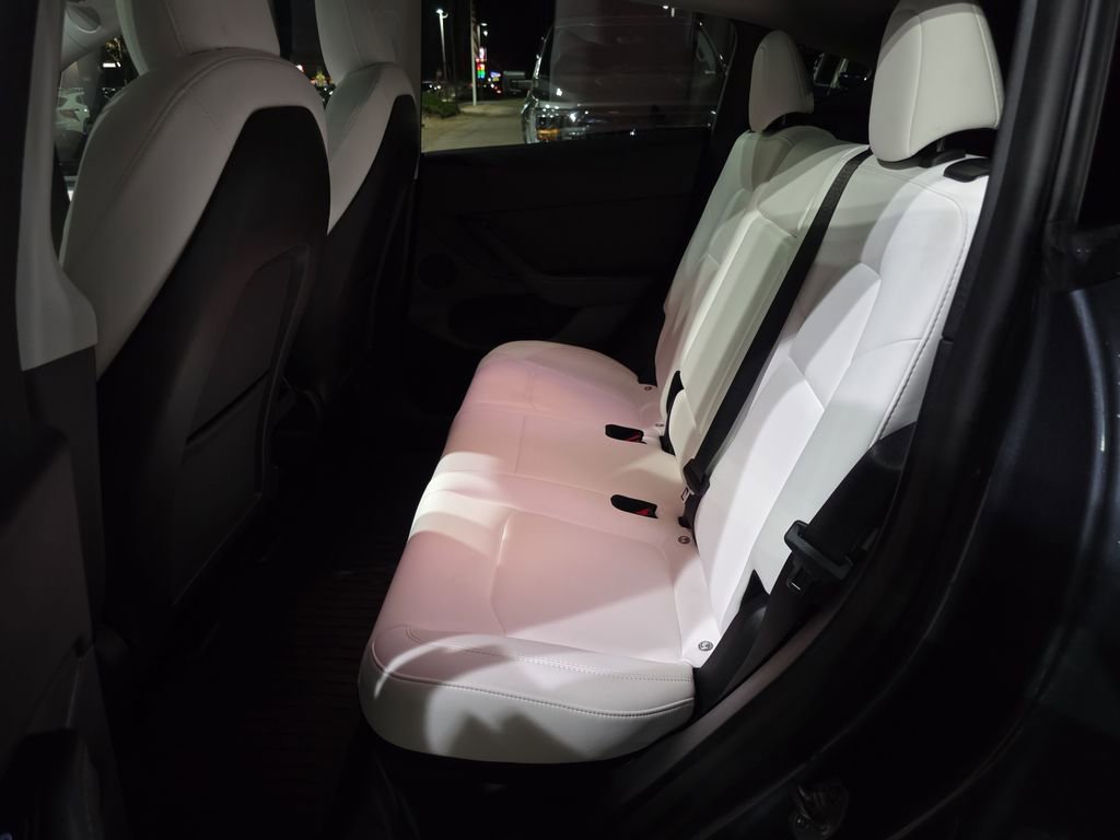 Used 2022 Tesla Model Y Performance image 25