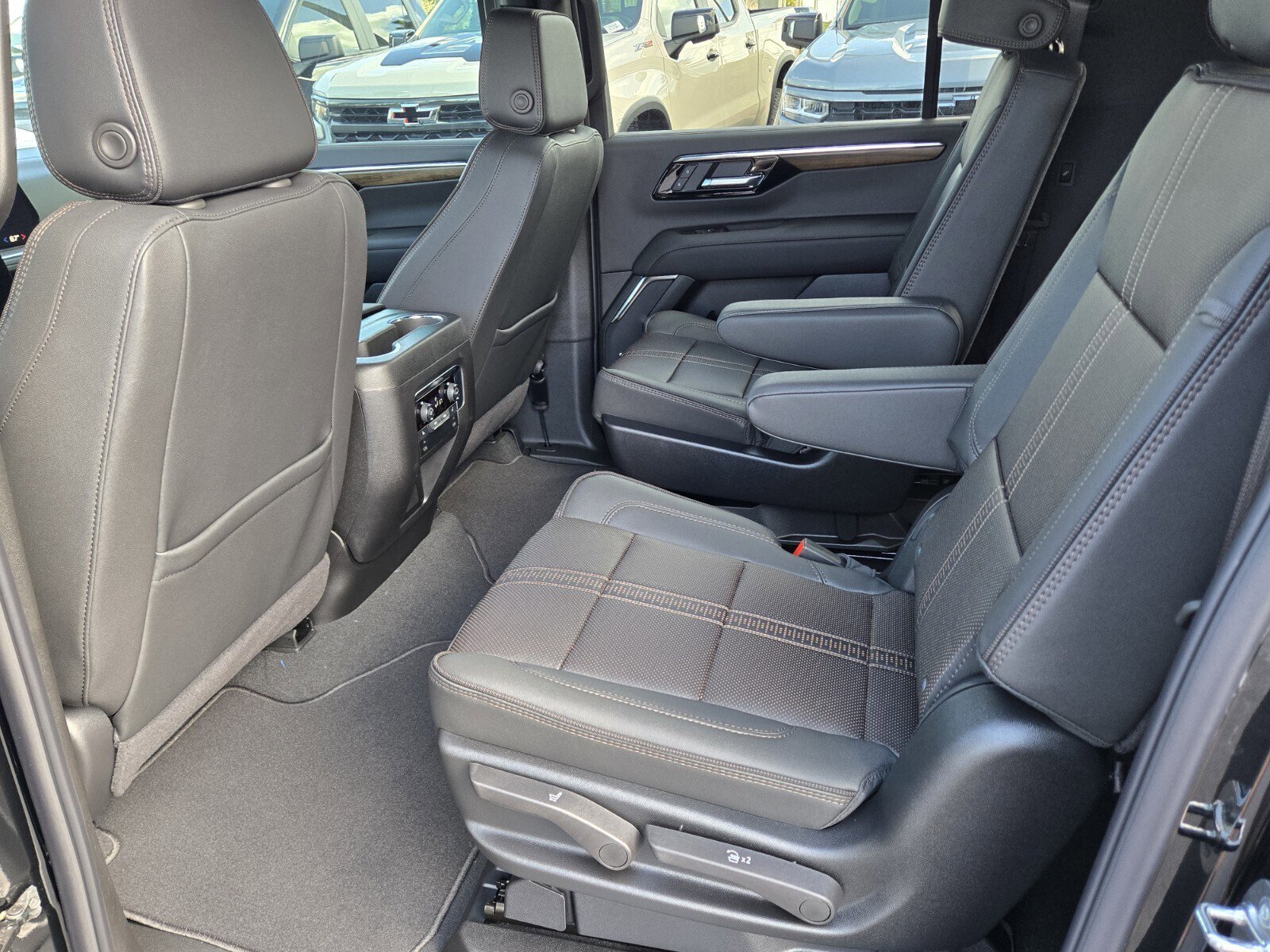 New 2026 Chevrolet Suburban High Country w/ Sun And Tow Package image 6