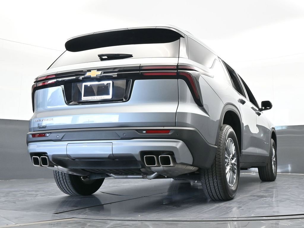 Used 2025 Chevrolet Traverse LT image 61