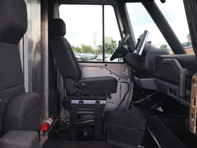 Used 2024 Chevrolet Brightdrop 600 w/ Commercial Equipment Package AWD/4WD image 9