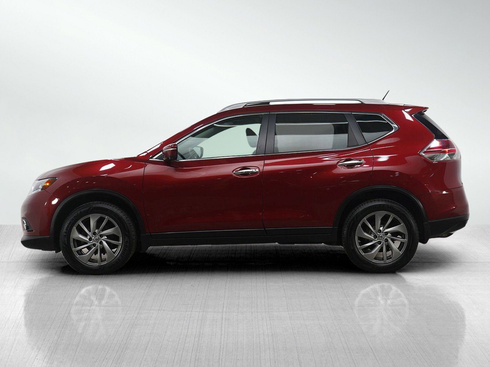 Used 2014 Nissan Rogue SL w/ SL Premium Package image 2