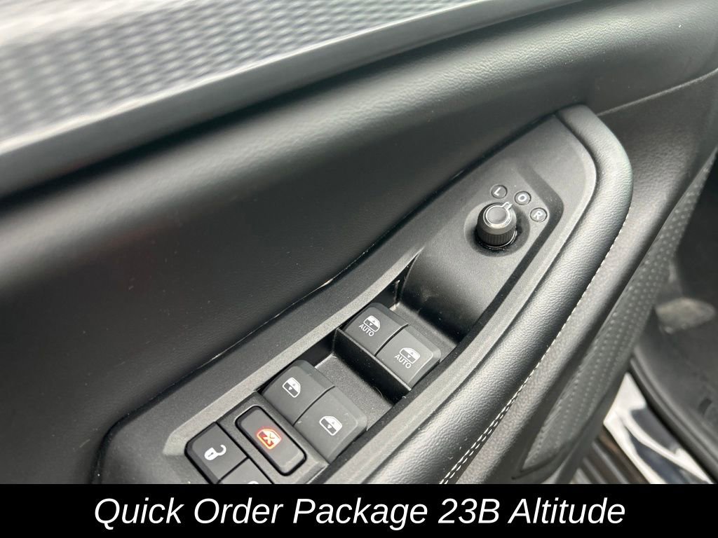 Used 2024 Jeep Grand Cherokee L Laredo image 14