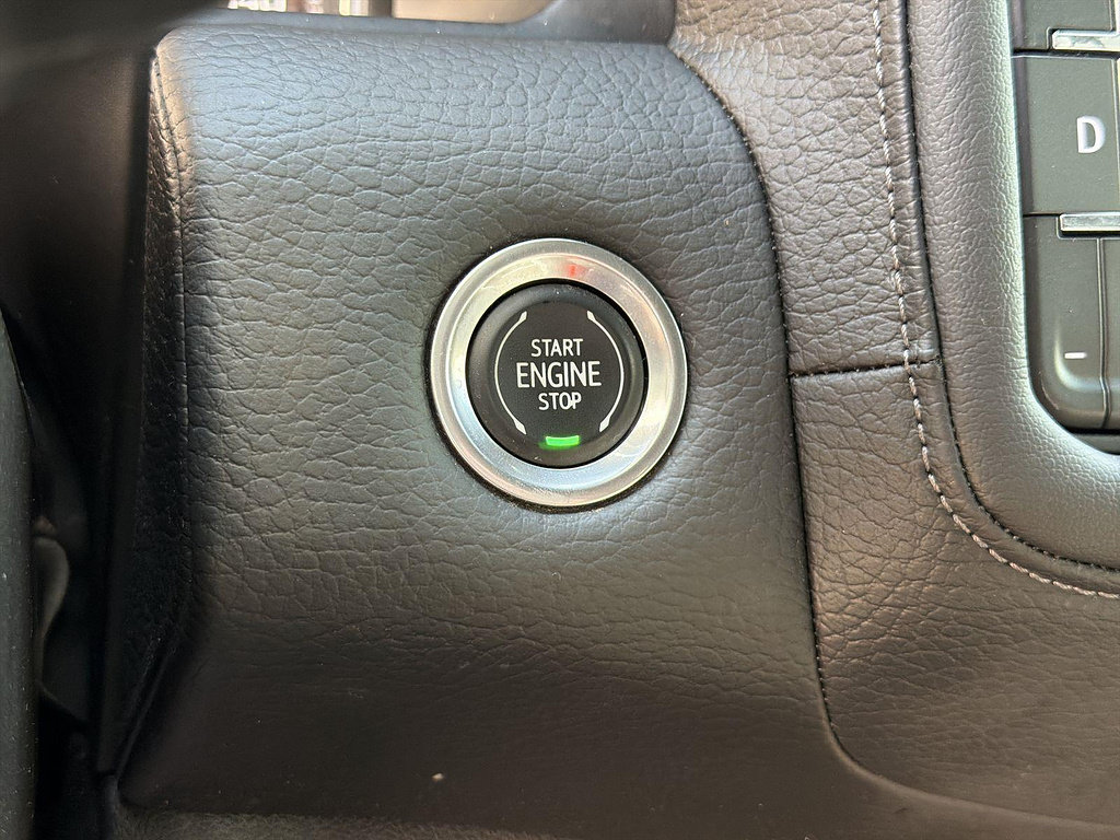 Used 2021 GMC Yukon Denali w/ Denali Ultimate Package RWD image 16
