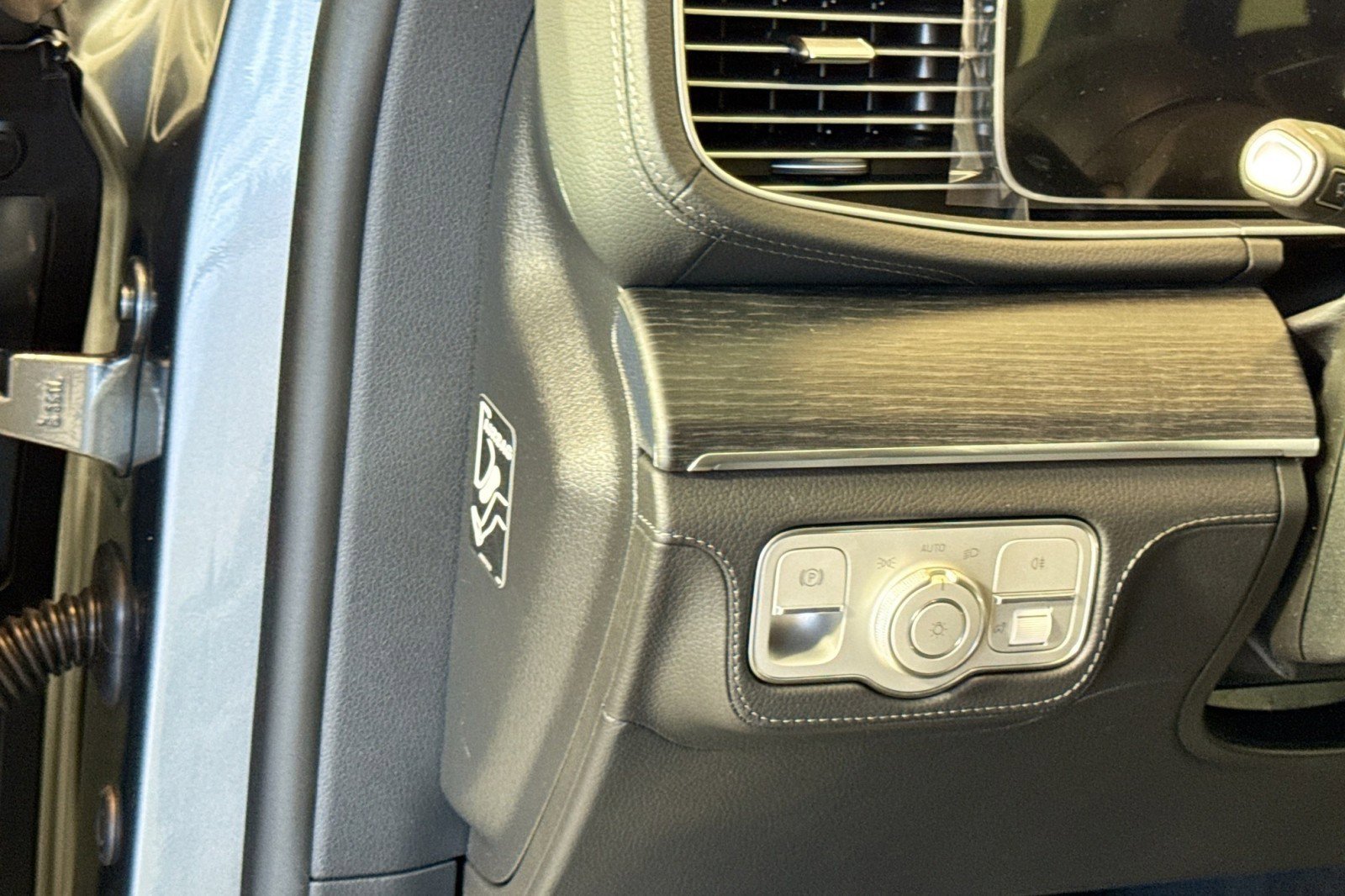 New 2026 Mercedes-Benz GLE 450e 4MATIC image 10