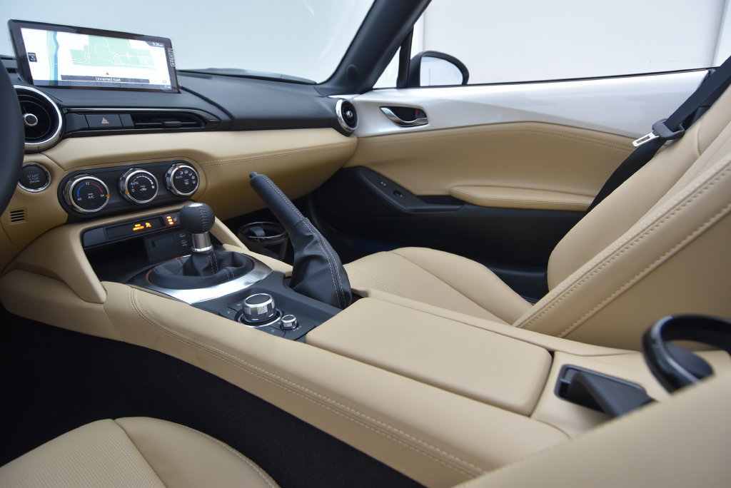 Used 2025 MAZDA MX-5 Miata Grand Touring w/ Appearance Package RWD image 29