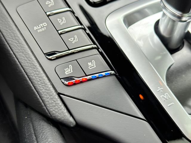 Used 2017 Porsche Cayenne Platinum Edition image 25