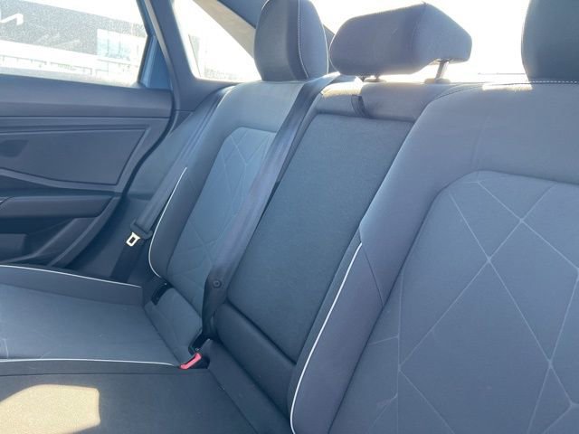 Used 2025 Volkswagen Jetta Sport image 29