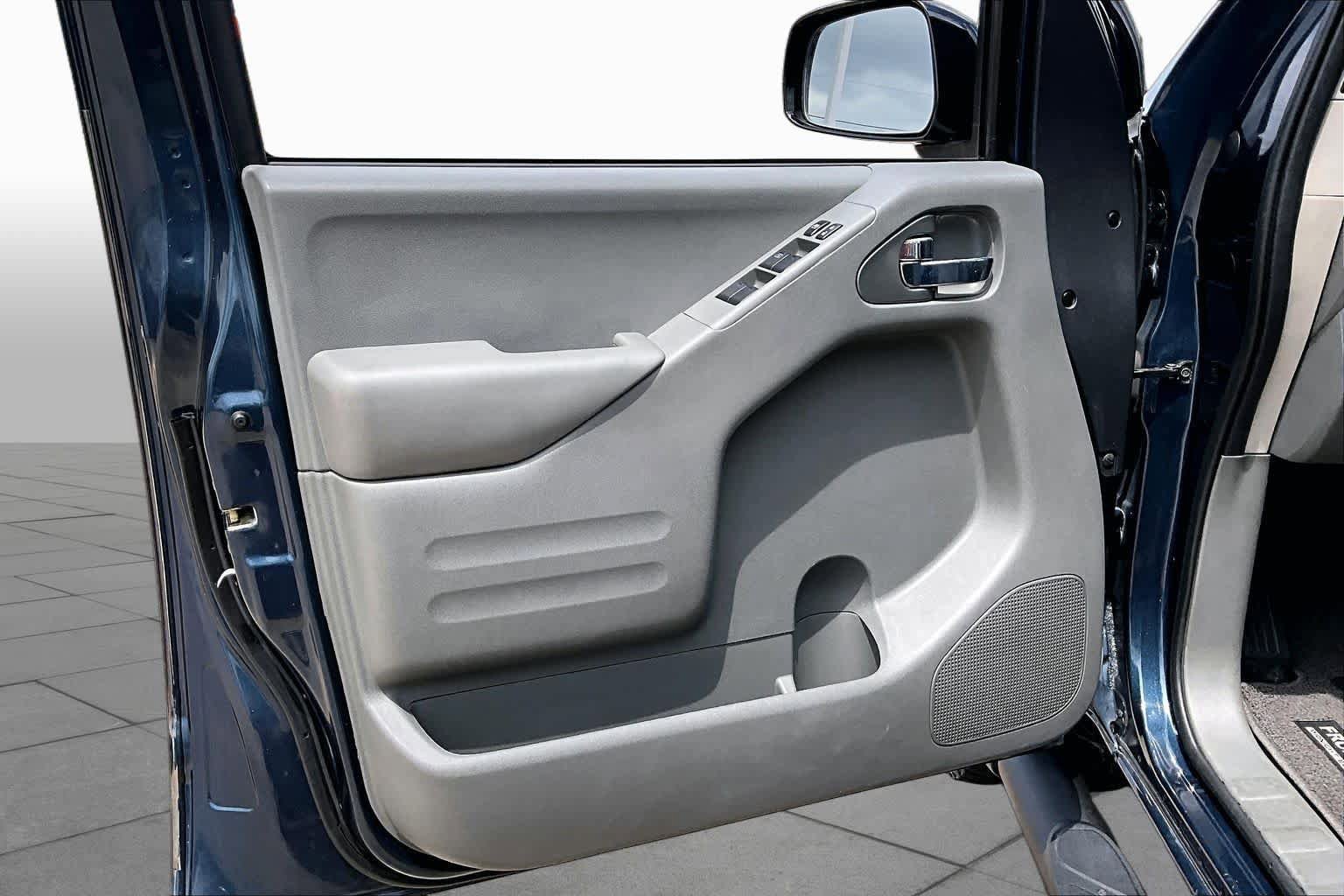 Used 2020 Nissan Frontier SV w/ Midnight Edition Floor Mats AWD/4WD image 21