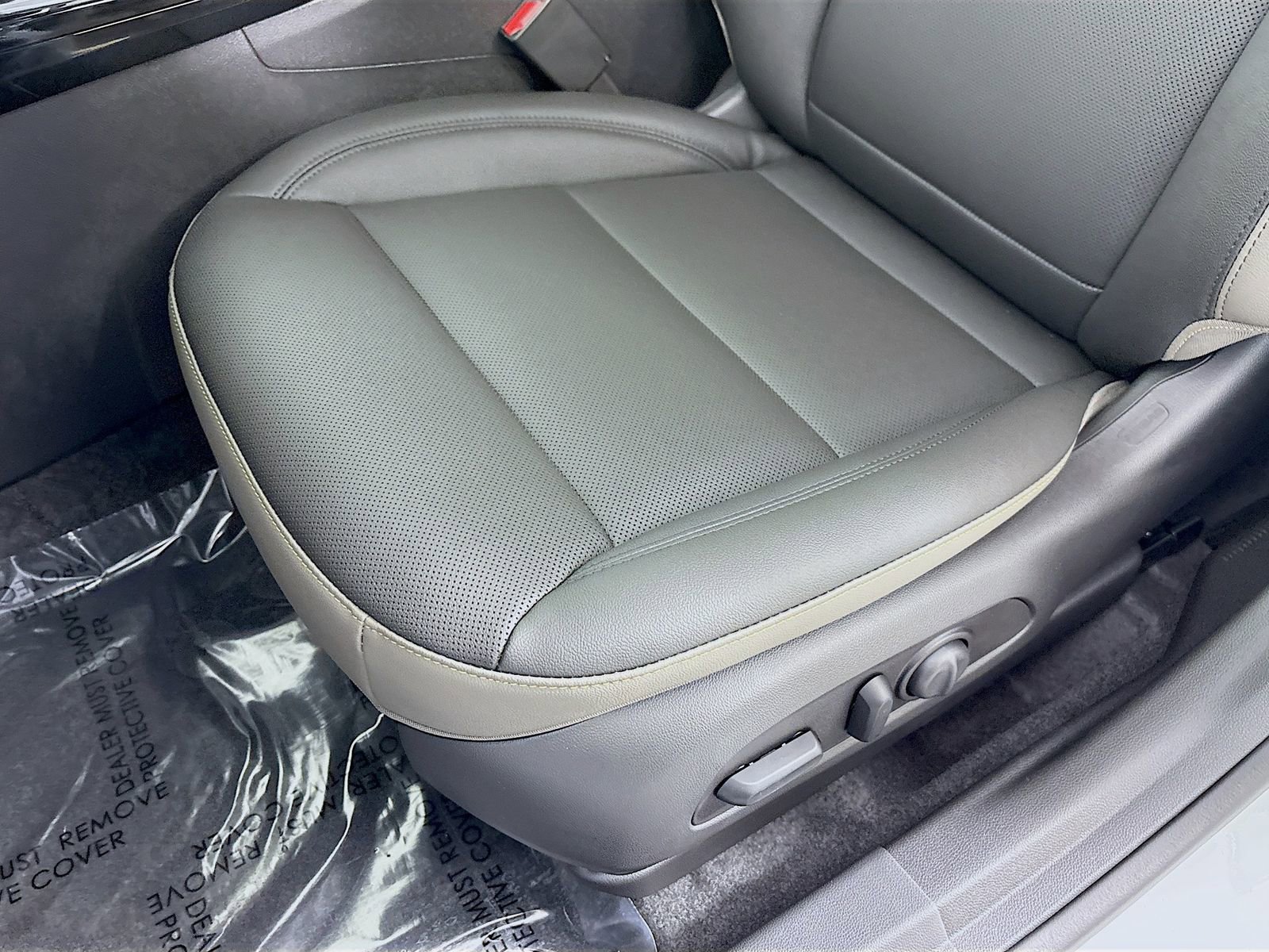 New 2026 Chevrolet Trax ACTIV w/ Sunroof Package FWD image 23