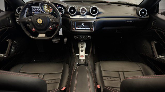 Used 2017 Ferrari California T RWD image 16