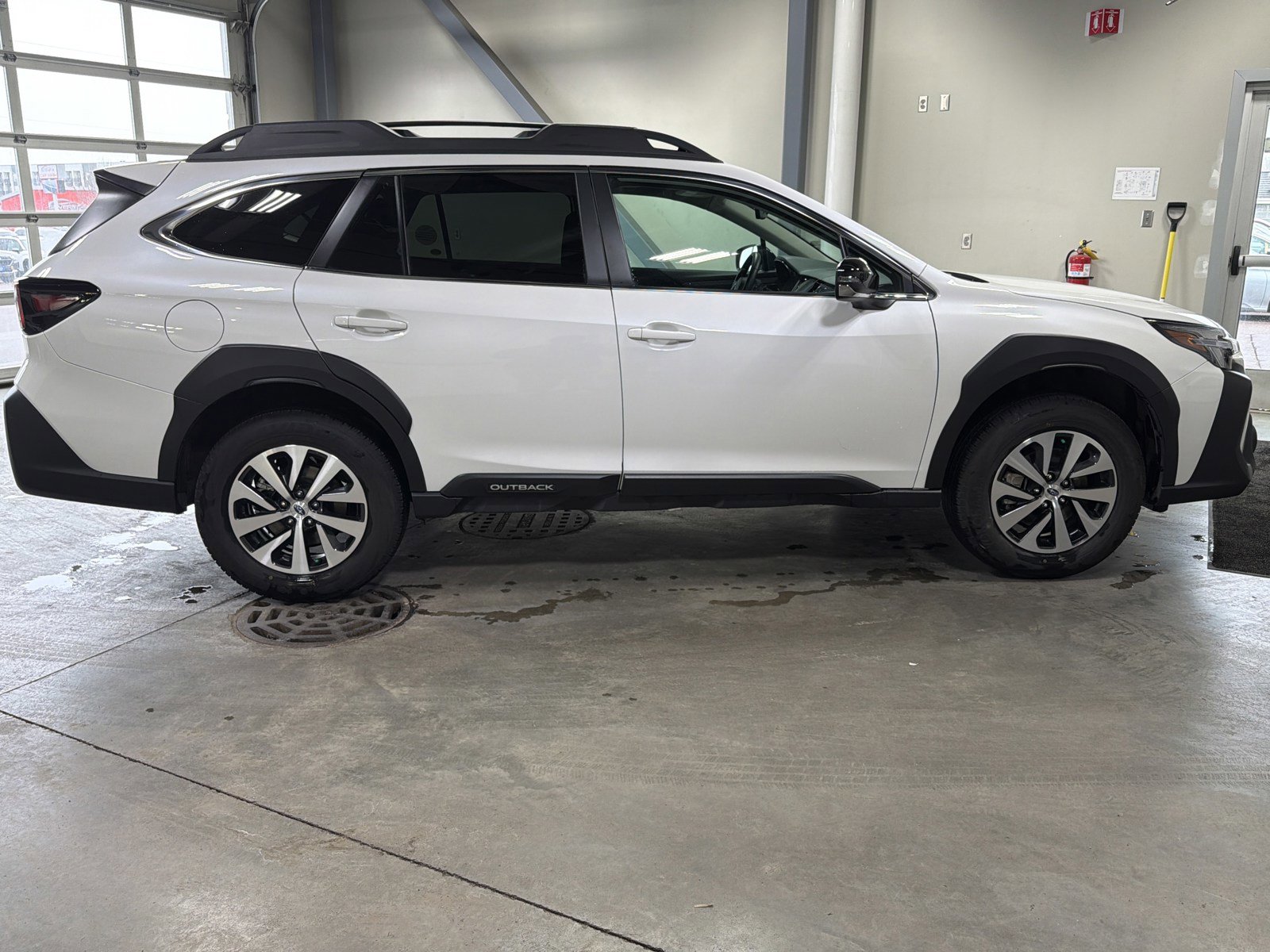 Certified 2025 Subaru Outback Premium w/ Popular Package #1A image 8