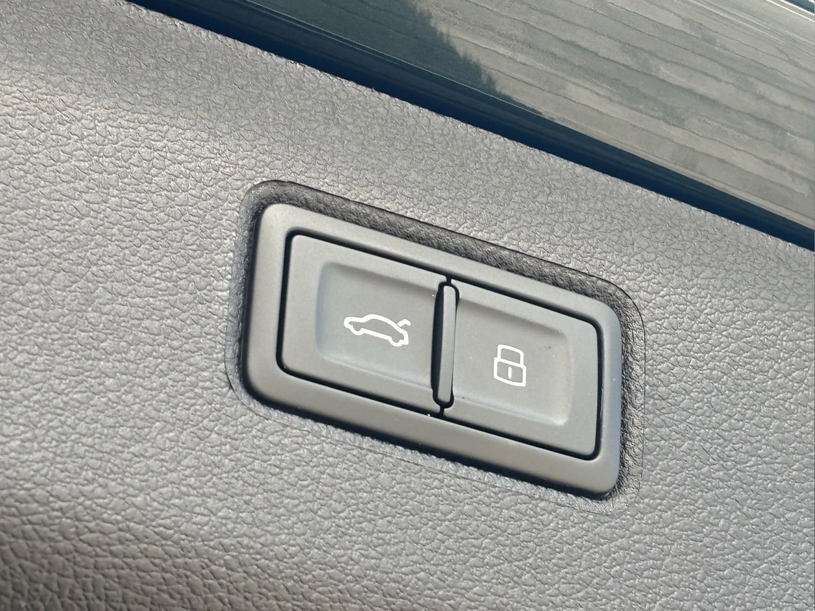 New 2025 Bentley Bentayga Extended Wheelbase image 22
