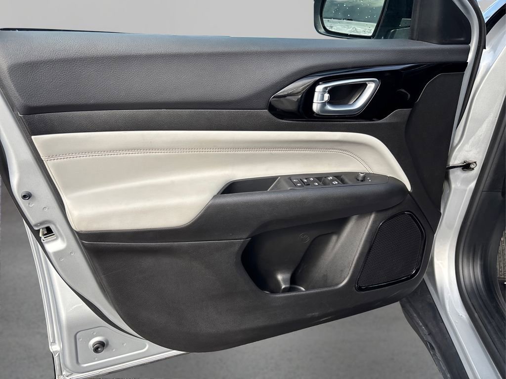 New 2025 Jeep Compass Limited image 21