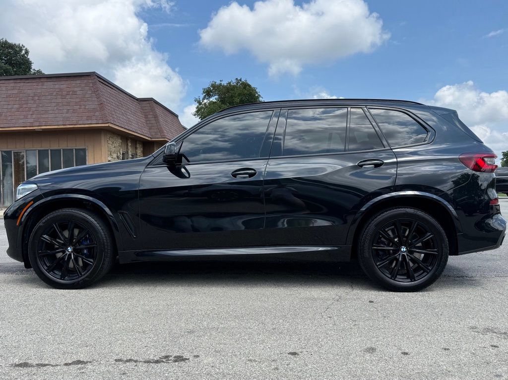Used 2021 BMW X5 xDrive40i w/ M Sport Package AWD/4WD image 2