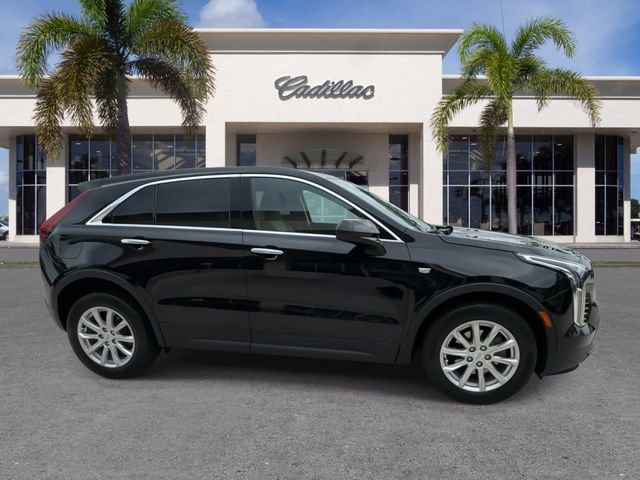 Certified 2022 Cadillac XT4 Luxury w/ Driver Awareness Package image 16