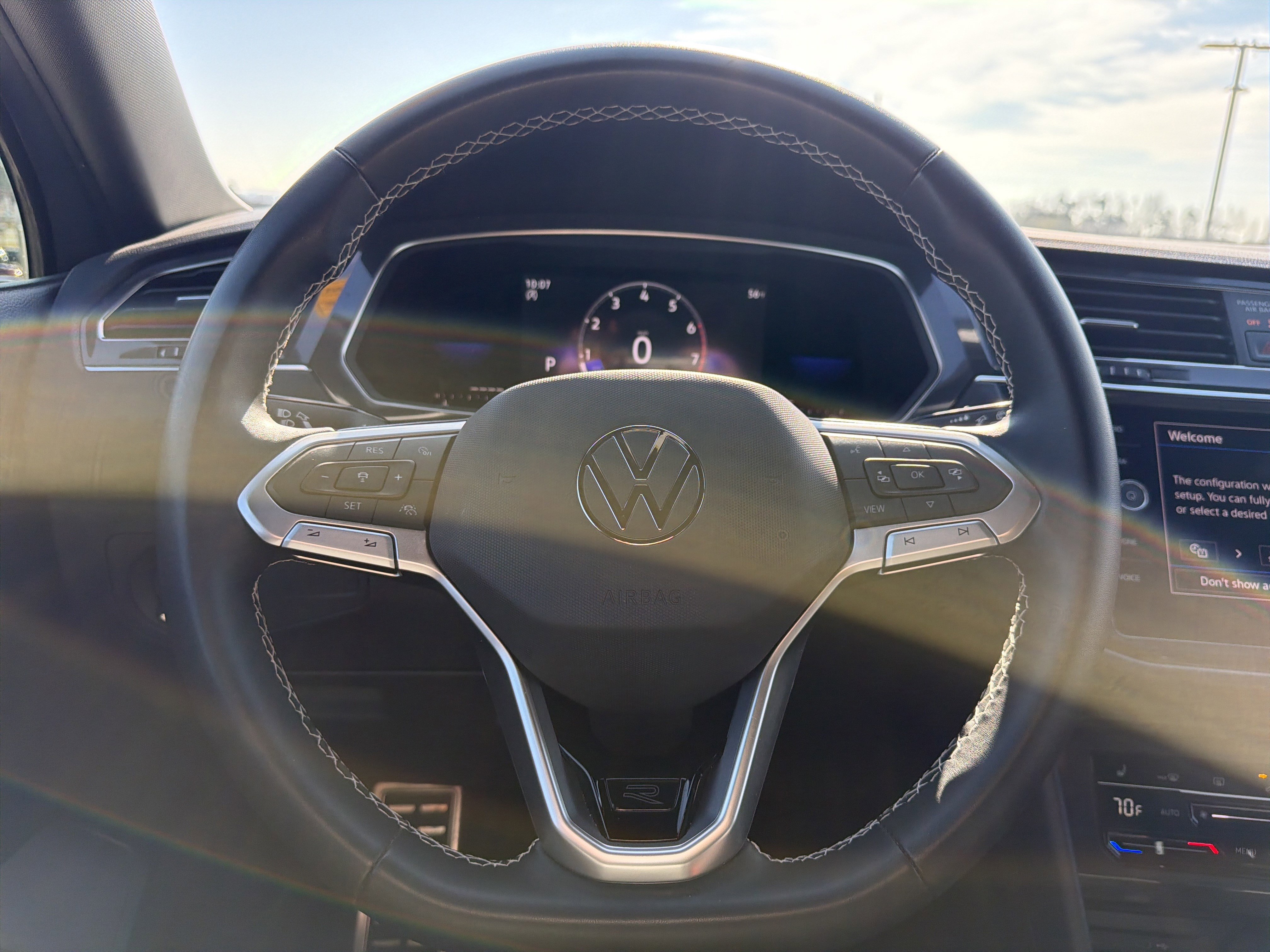 Used 2023 Volkswagen Tiguan SE R-Line image 18