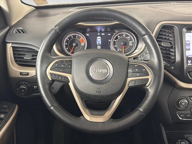 Used 2018 Jeep Cherokee Limited AWD/4WD image 26