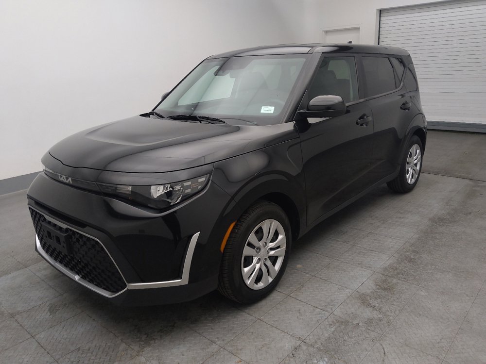 Used 2023 Kia Soul LX image 2