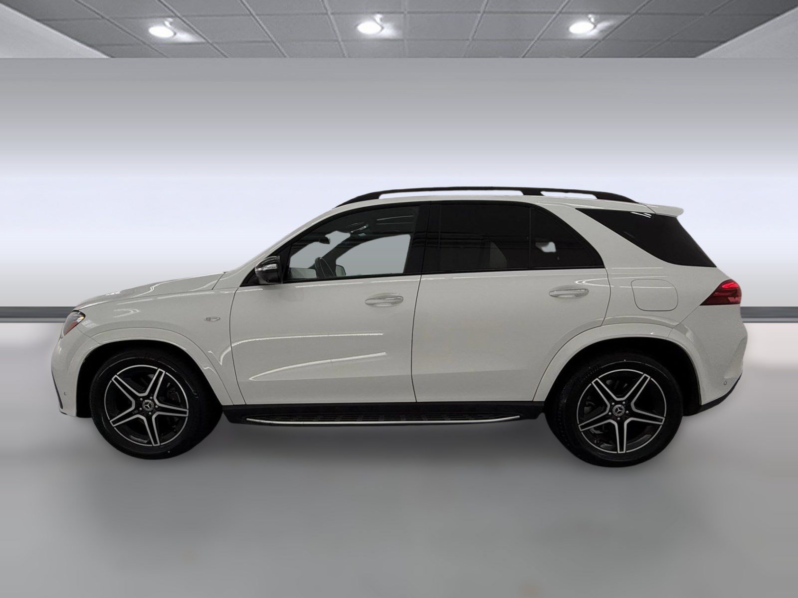 Certified 2025 Mercedes-Benz GLE 450e 4MATIC image 2