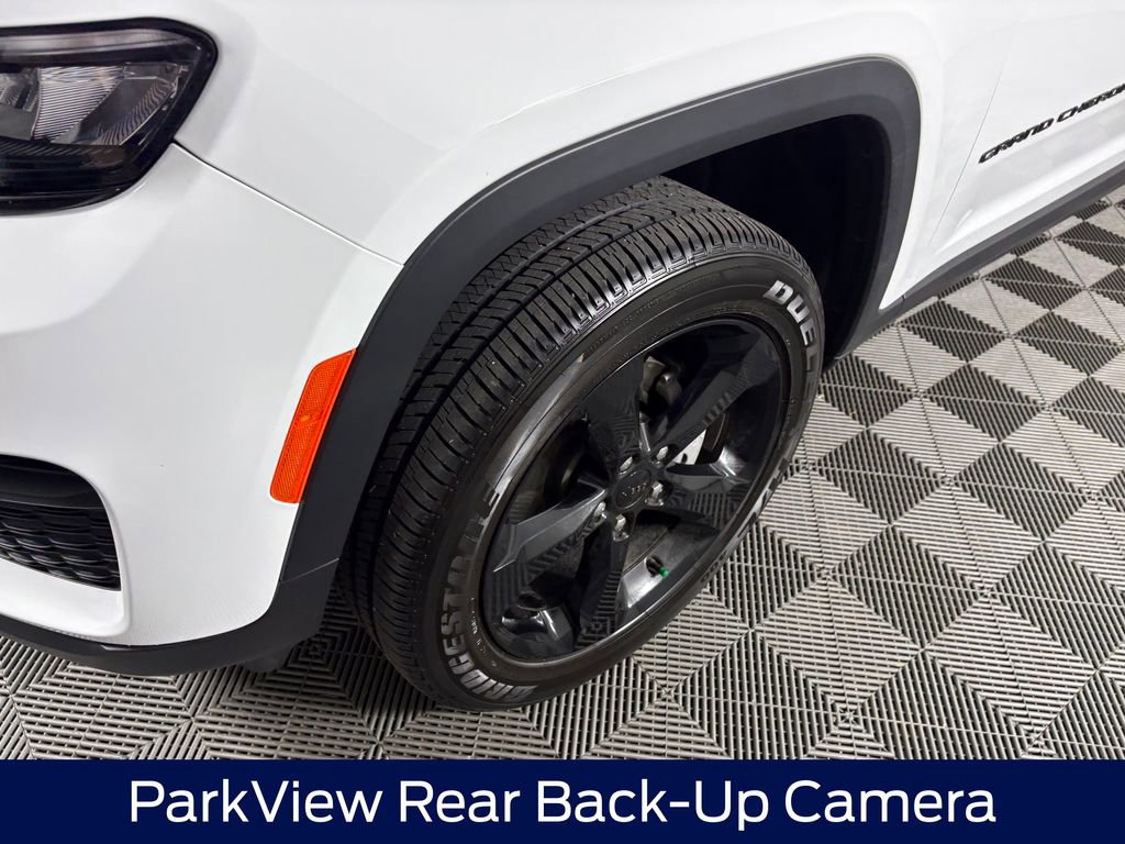 Used 2025 Jeep Grand Cherokee Altitude AWD/4WD image 10