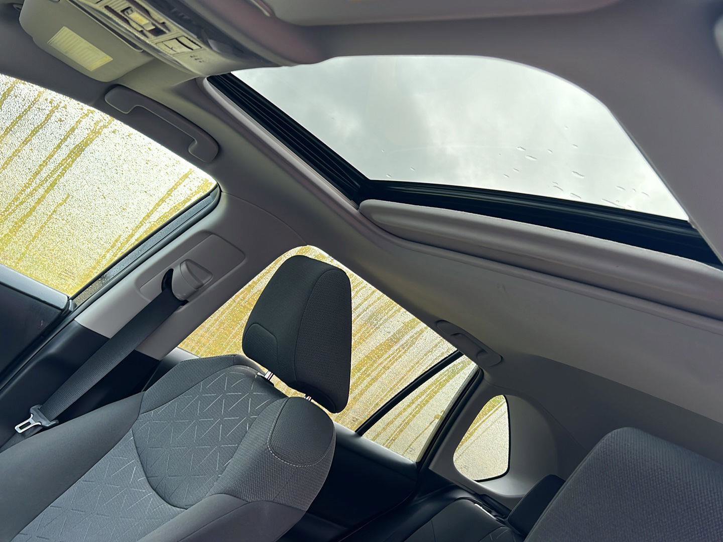 Used 2021 Toyota RAV4 XLE image 31