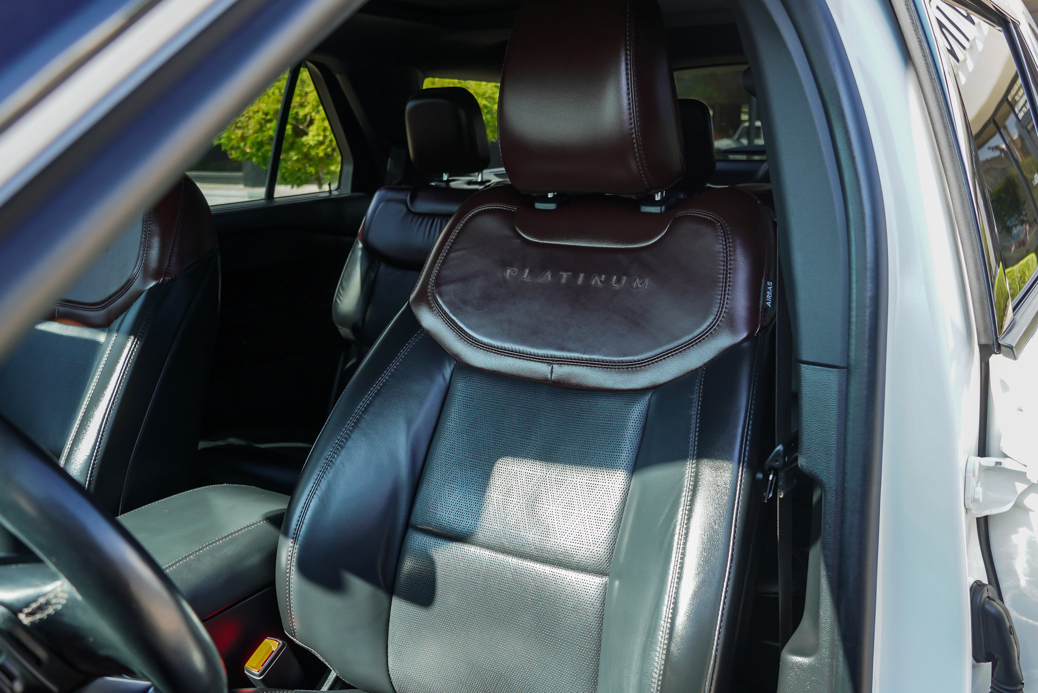 Used 2021 Ford Explorer Platinum w/ Equipment Group 601A AWD/4WD image 18