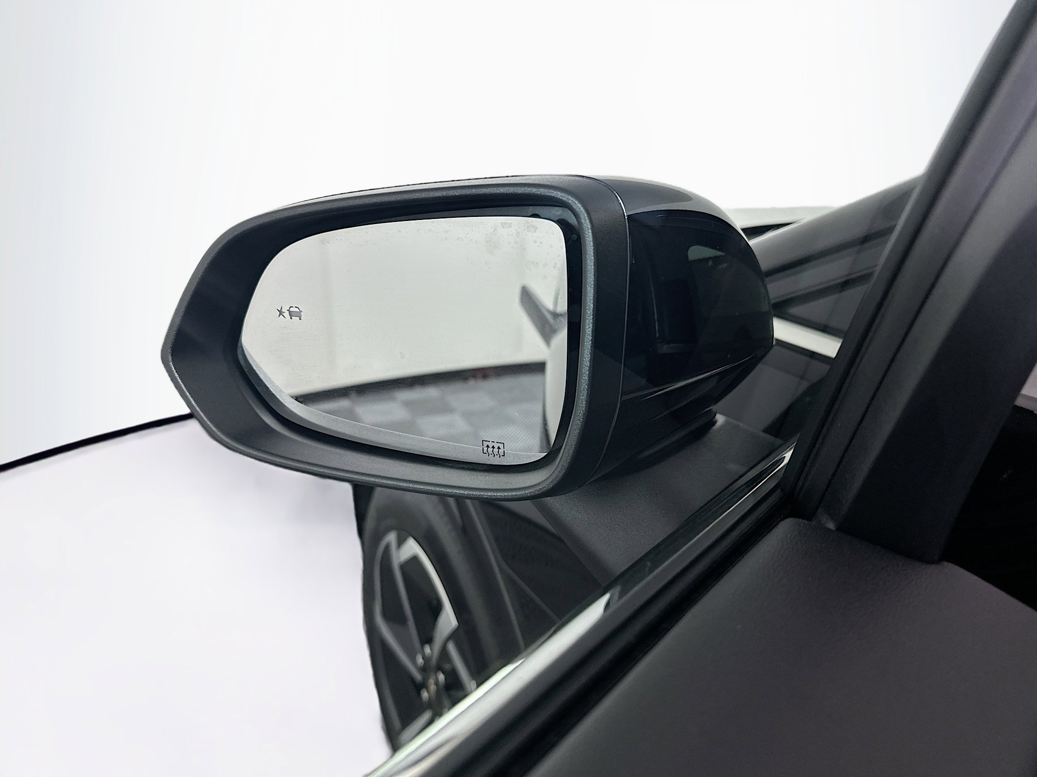 Used 2024 Chevrolet Equinox EV LT FWD image 16